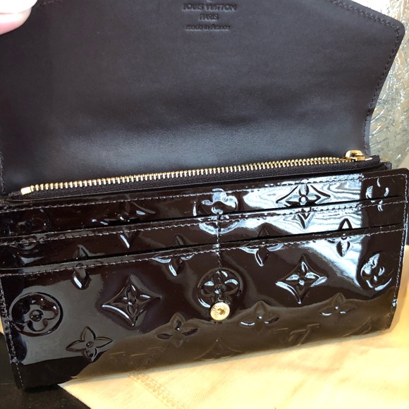 ****SOLD*** Louis Vuitton Wallet - Picture 4 of 5
